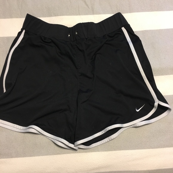 Women’s Nike Shorts Bundle - Picture 3 of 5